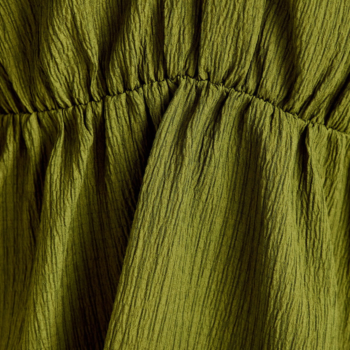 Blouse pliss&eacute;e col v manches courtes vert kaki femme