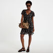 Robe courte &eacute;vas&eacute;e en dentelle col v noir femme
