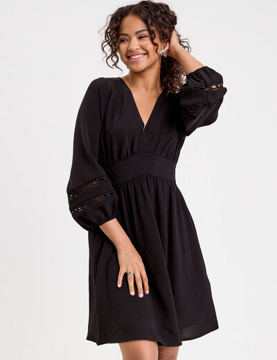Robe courte &eacute;vas&eacute;e col v manches 3/4 noir femme