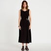 Robe &eacute;vas&eacute;e 3/4 sans manches col rond noir femme