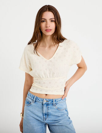 T-shirt ajour&eacute; col v manches courtes ecru femme