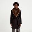 Manteau cintr&eacute; col ch&acirc;le manches longues noir femme