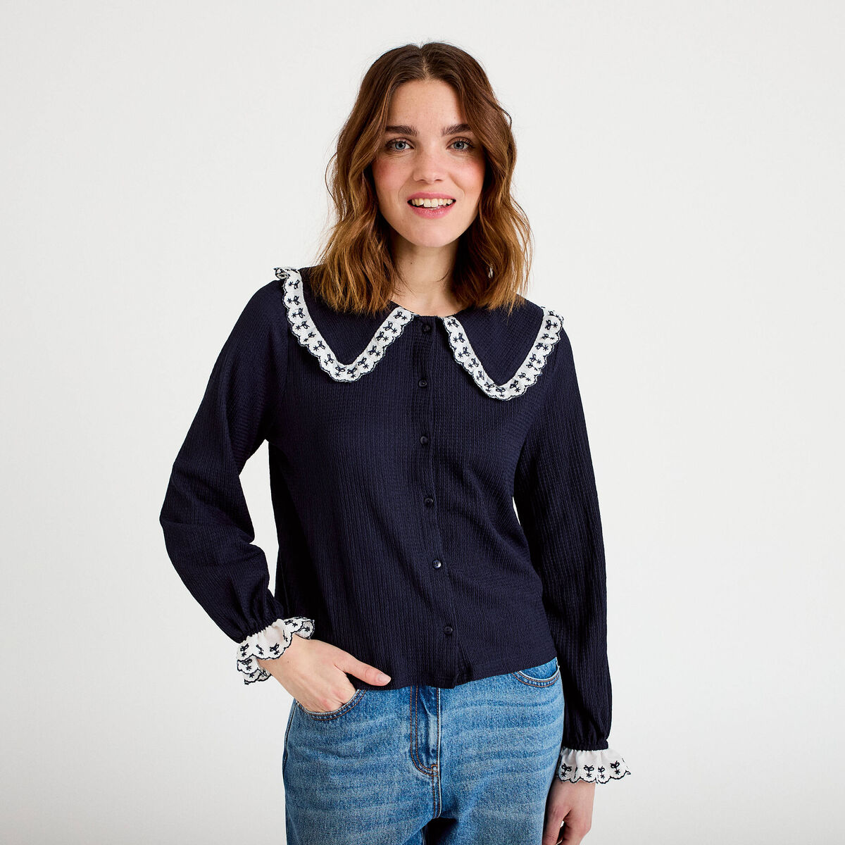 Blouse broderie manches longues bleu marine femme