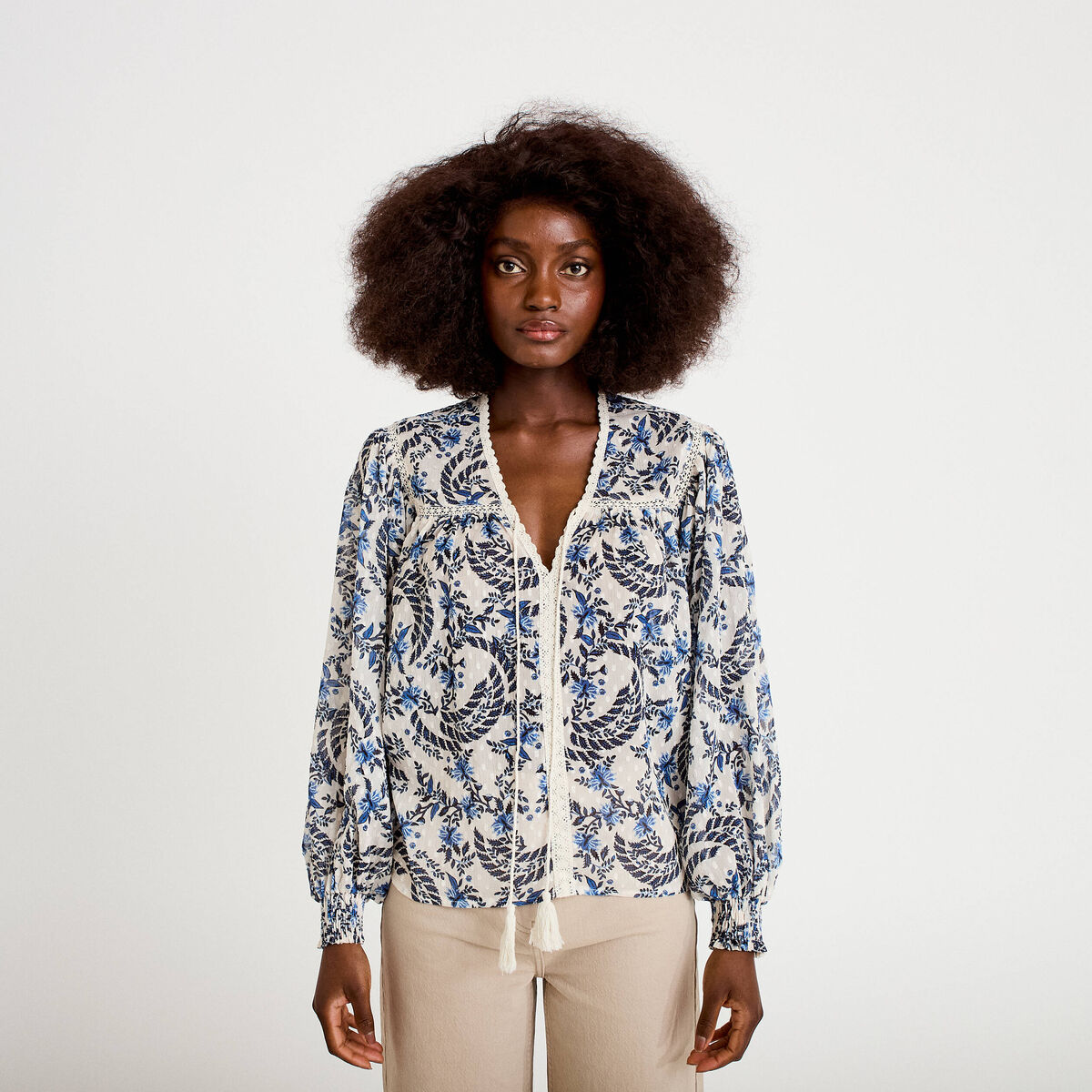 Blouse ample col v manches longues blanc femme