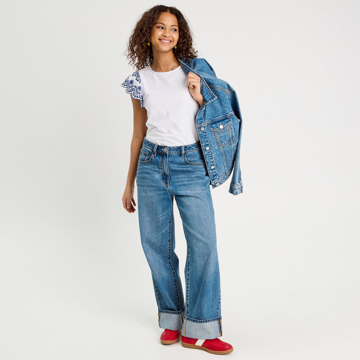 T-shirt manches brod&eacute;es blanc femme