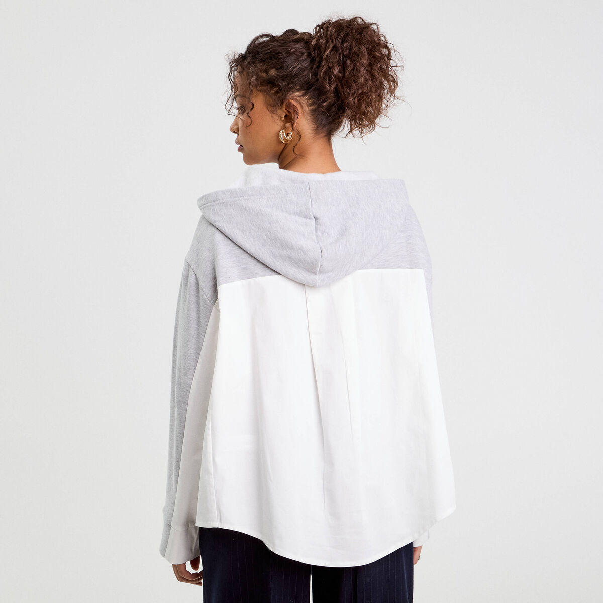 Sweat droit long &agrave; capuche gris clair femme