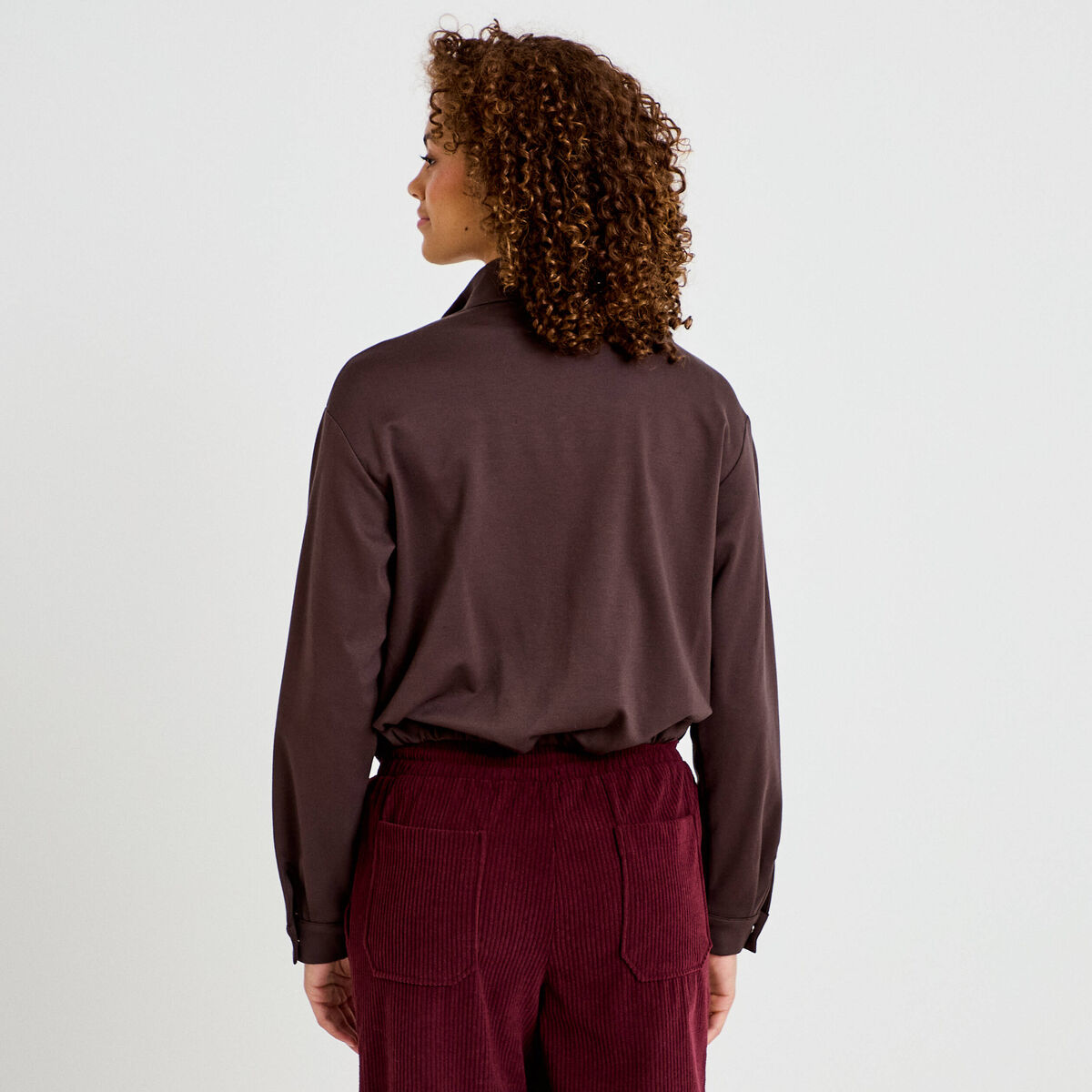 Veste cropped bas resserr&eacute; marron fonc&eacute; femme