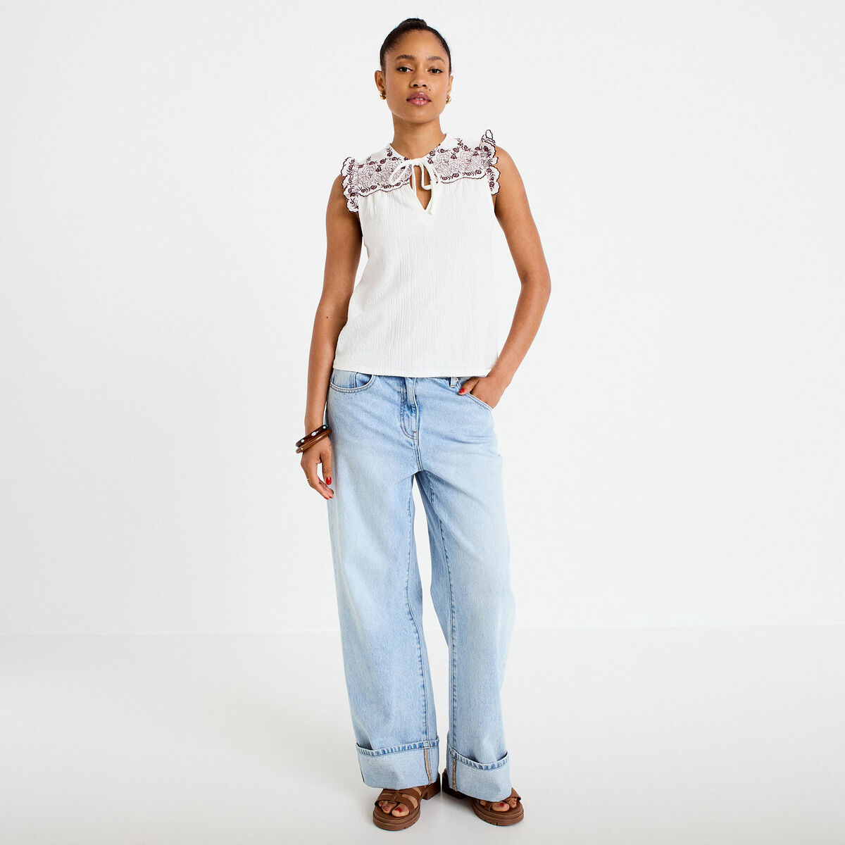 Blouse d&eacute;collet&eacute; sans manches brod&eacute;e rouge femme