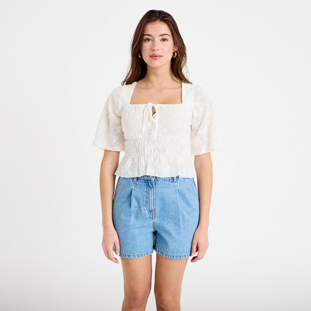 Blouse cintr&eacute;e col carr&eacute; dentelle ecru femme