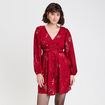 Robe &eacute;vas&eacute;e d&eacute;tails clout&eacute;s rouge fonc&eacute; femme