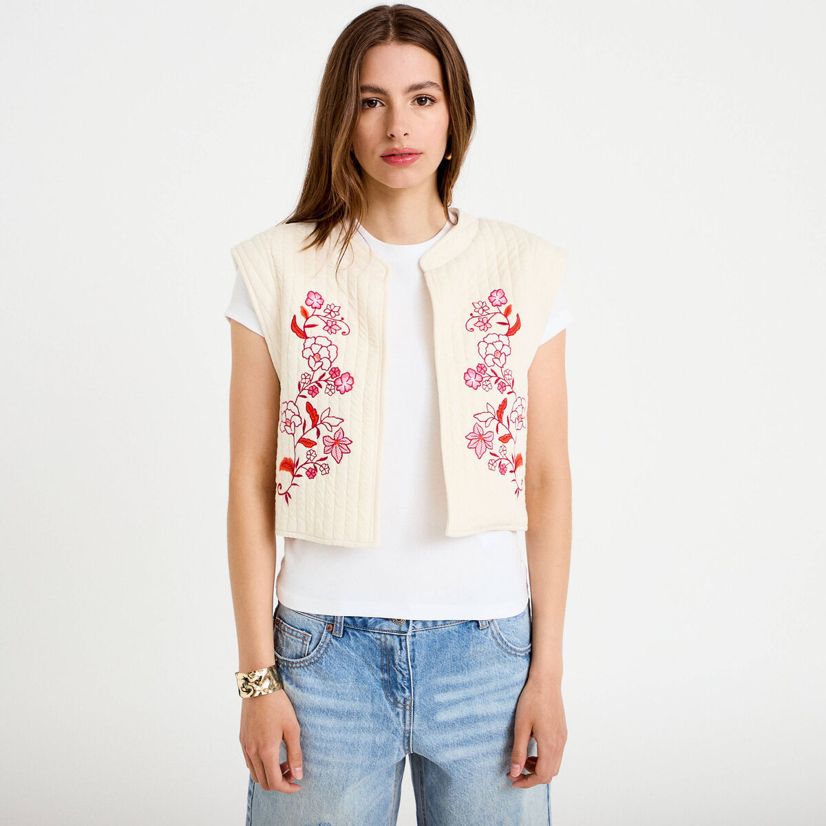 Gilet sans manches brod&eacute; blanc femme