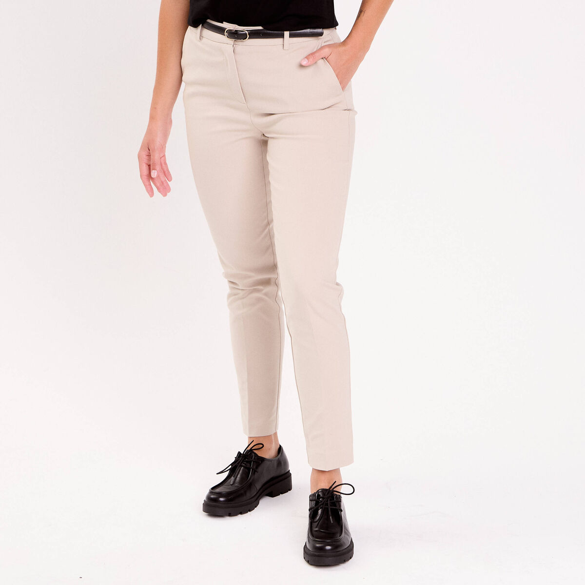 Pantalon cigarette ceintur&eacute; beige femme