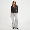 Blouse cintr&eacute;e col v manches longues gris fonc&eacute; femme