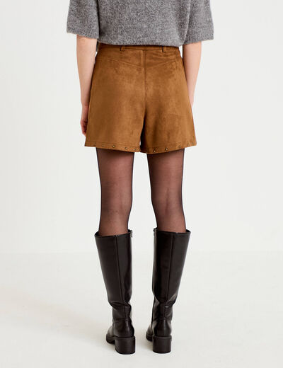 Short taille haute aspect daim clout&eacute; camel femme