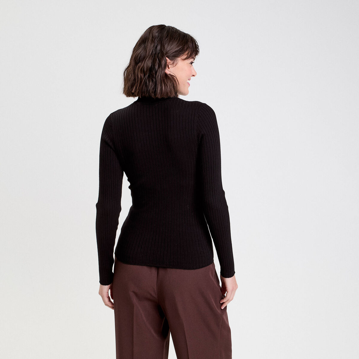 Pull c&ocirc;tel&eacute; col roul&eacute; noir femme