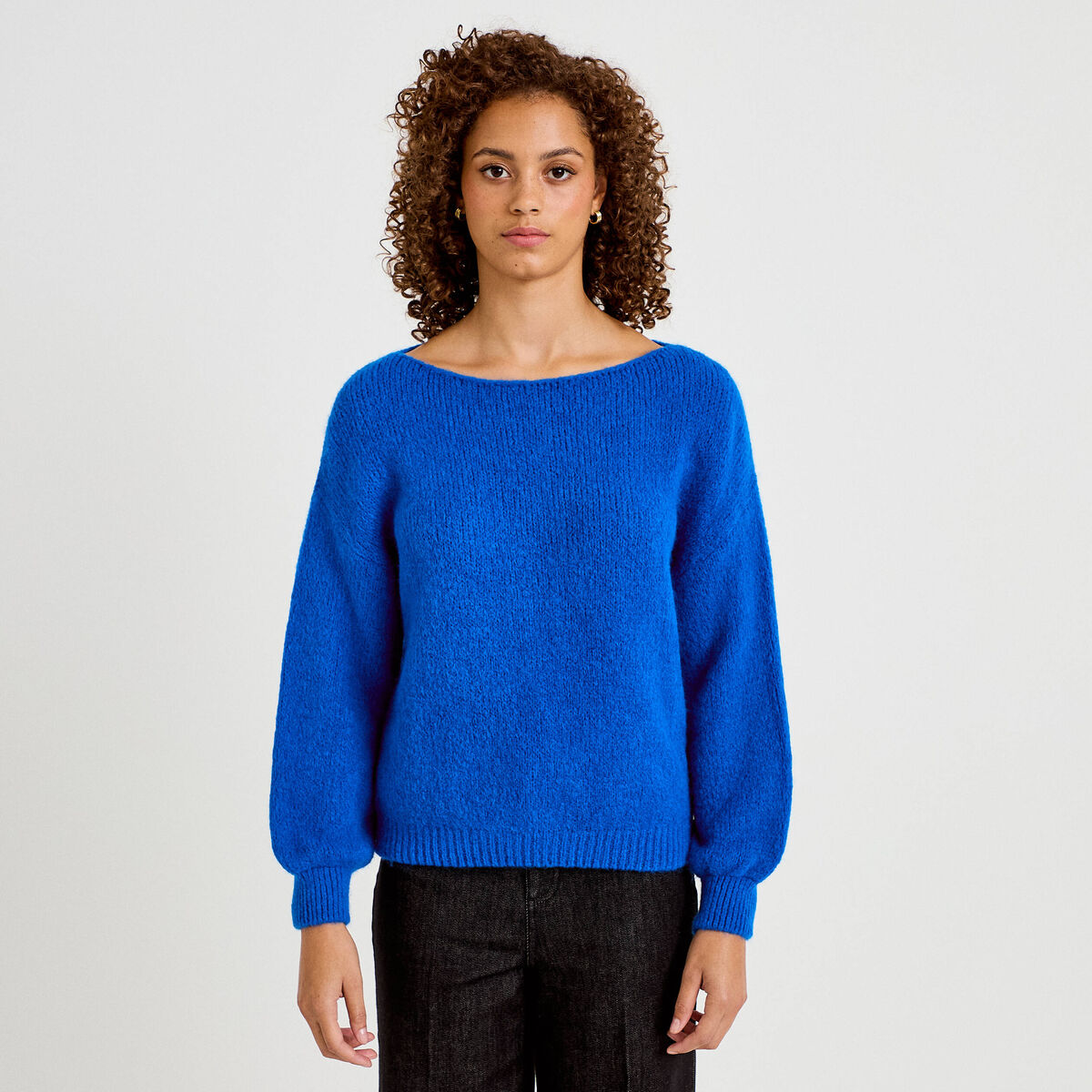 Pull ample col bateau manches longues bleu electrique femme