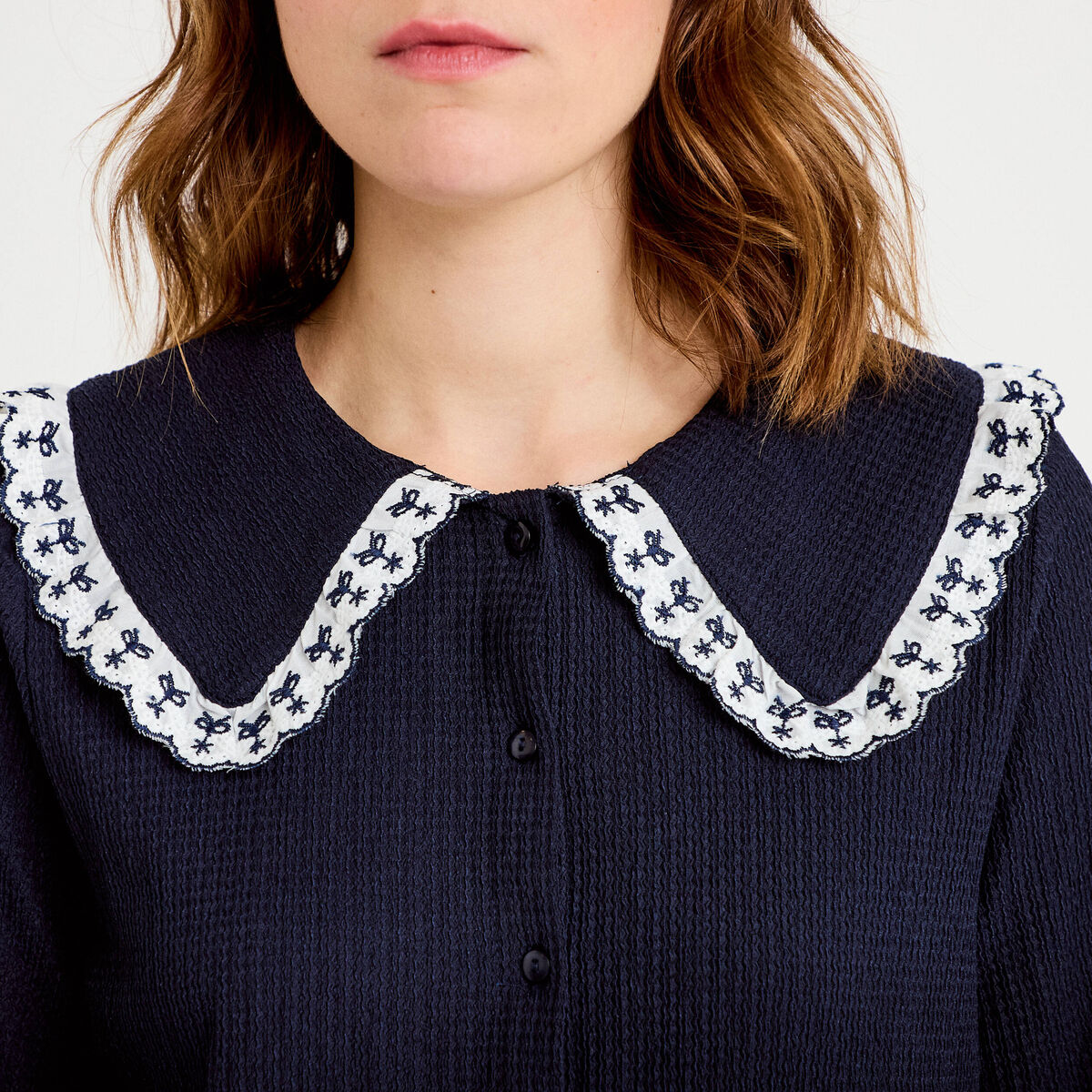 Blouse broderie manches longues bleu marine femme