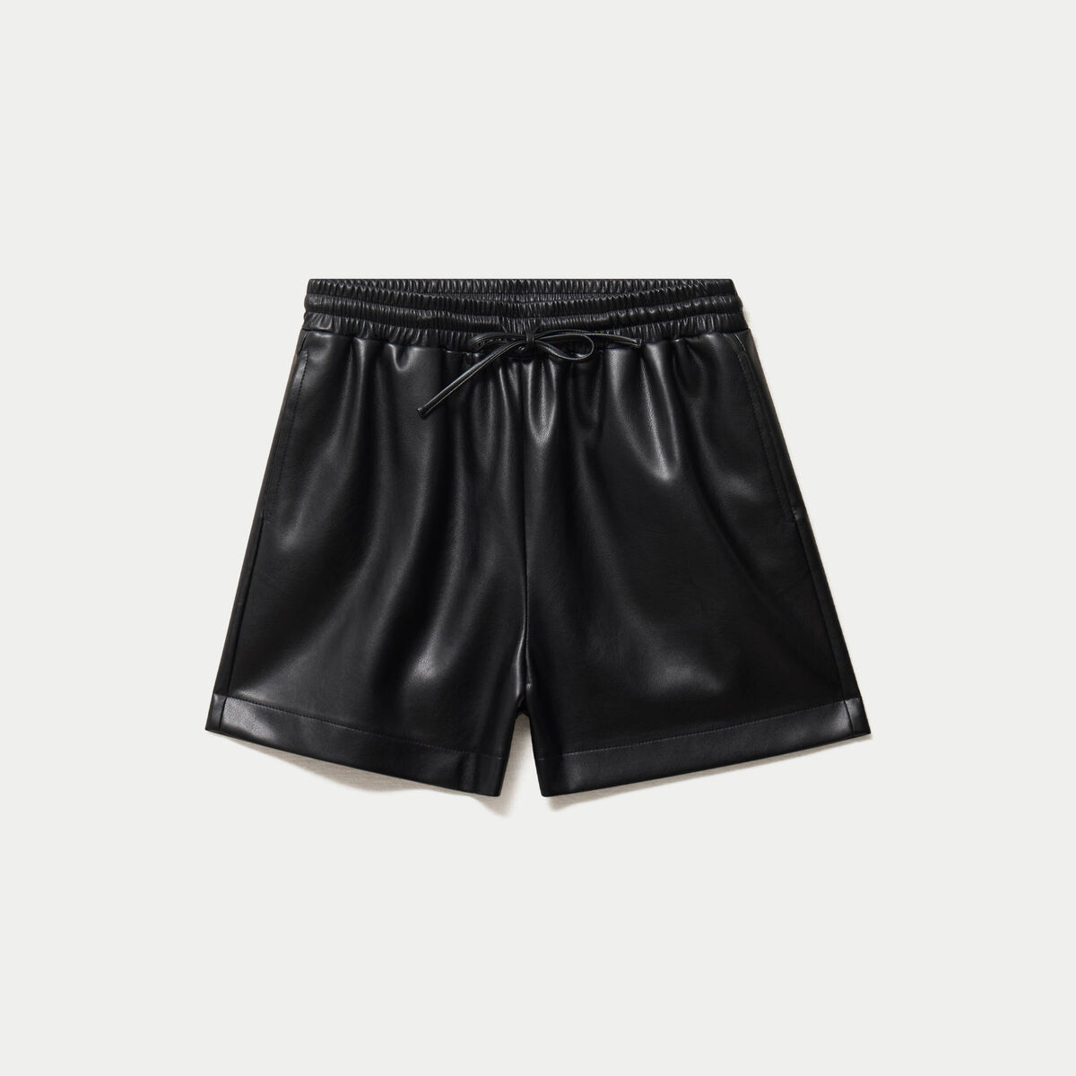 Short large taille haute en similicuir noir femme