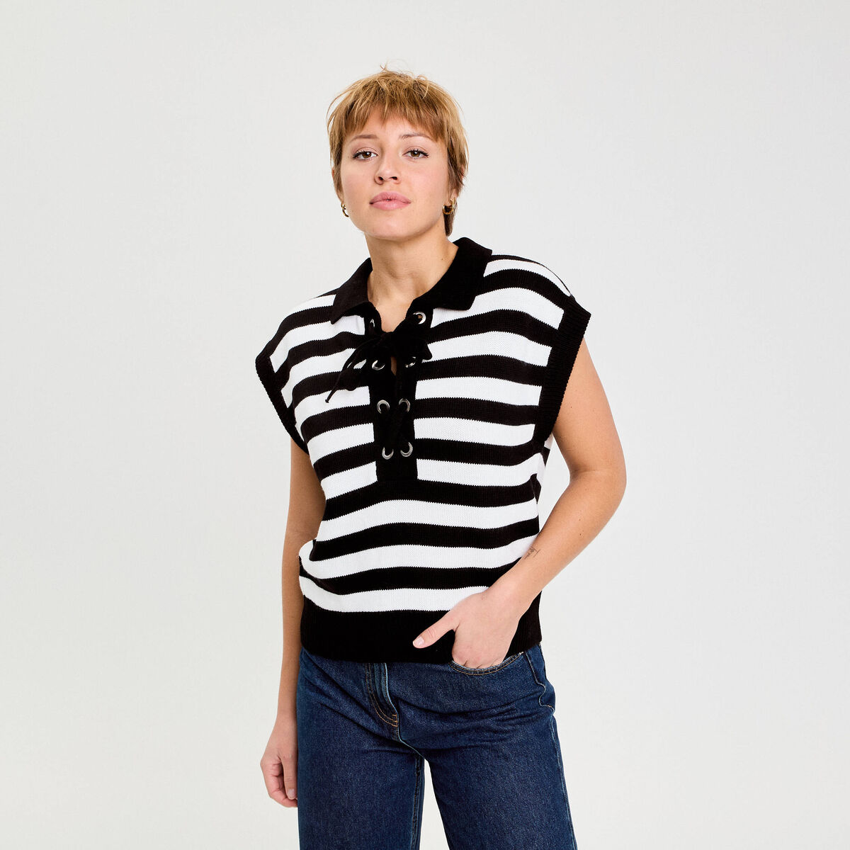 Pull sans manches col chemise noir femme