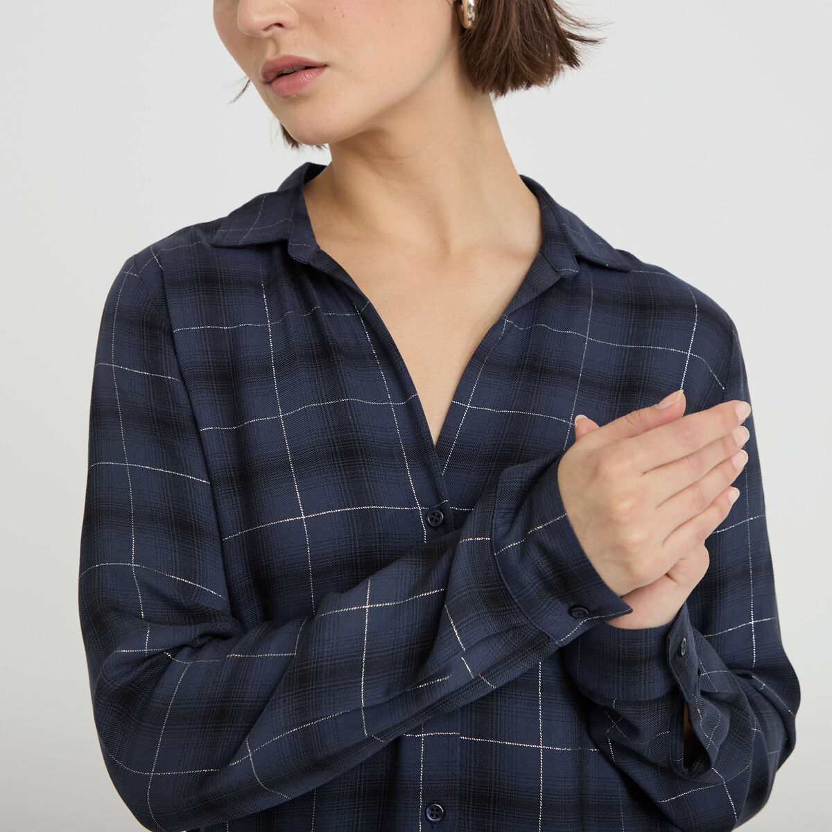 Chemise &agrave; carreaux fils m&eacute;tallis&eacute;s bleu fonc&eacute; femme