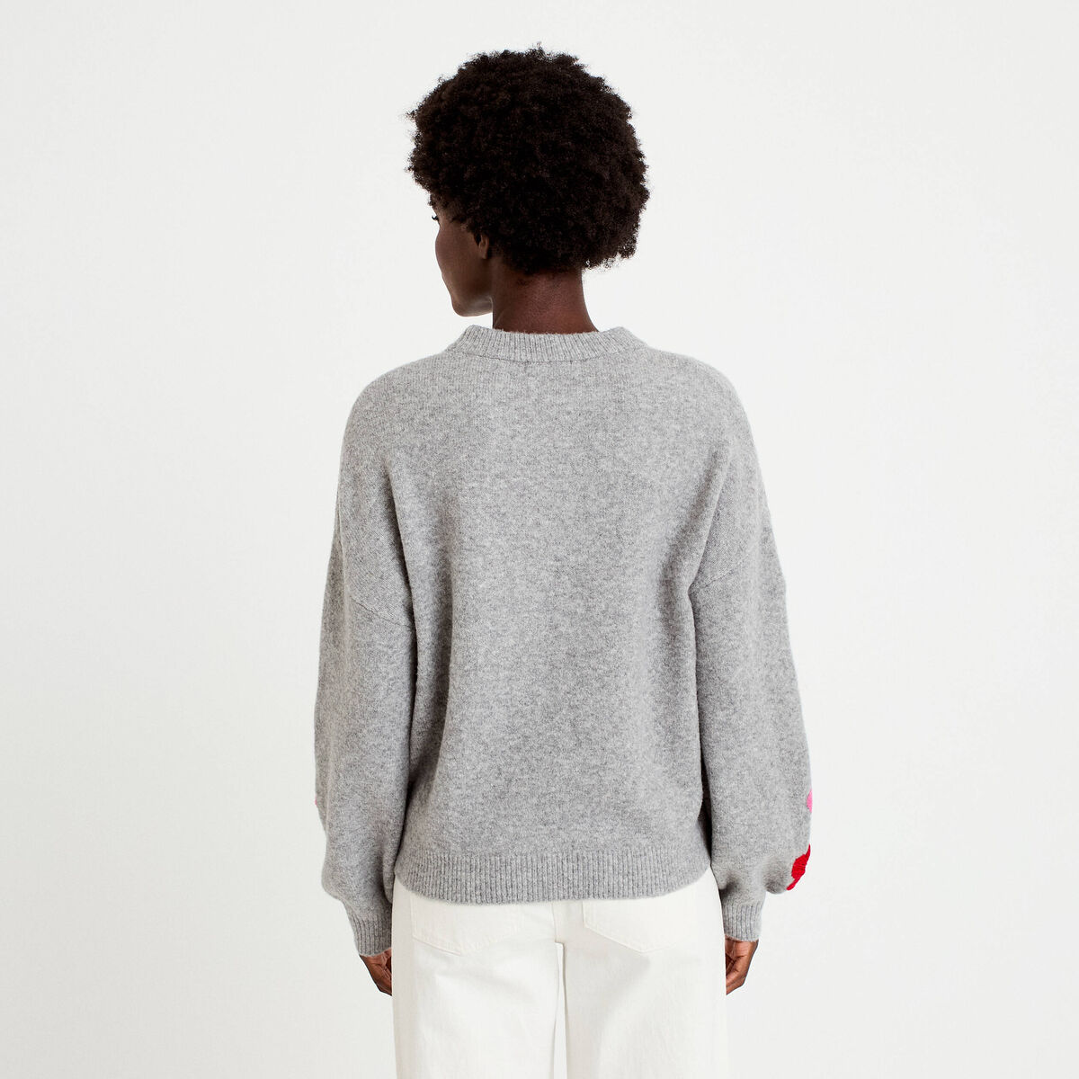 Pull oversize broderie col rond gris clair femme