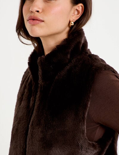 Veste courte ajust&eacute;e sans manches marron fonc&eacute; femme