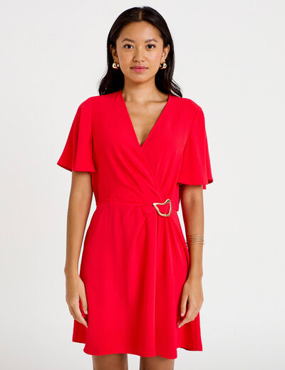 Robe courte &eacute;vas&eacute;e col v manches courtes rouge femme