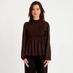 Blouse droite manches longues pliss&eacute;e marron fonc&eacute; femme