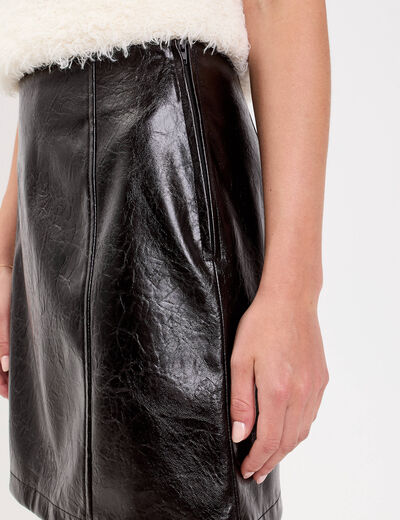 Jupe droite courte en similicuir noir femme