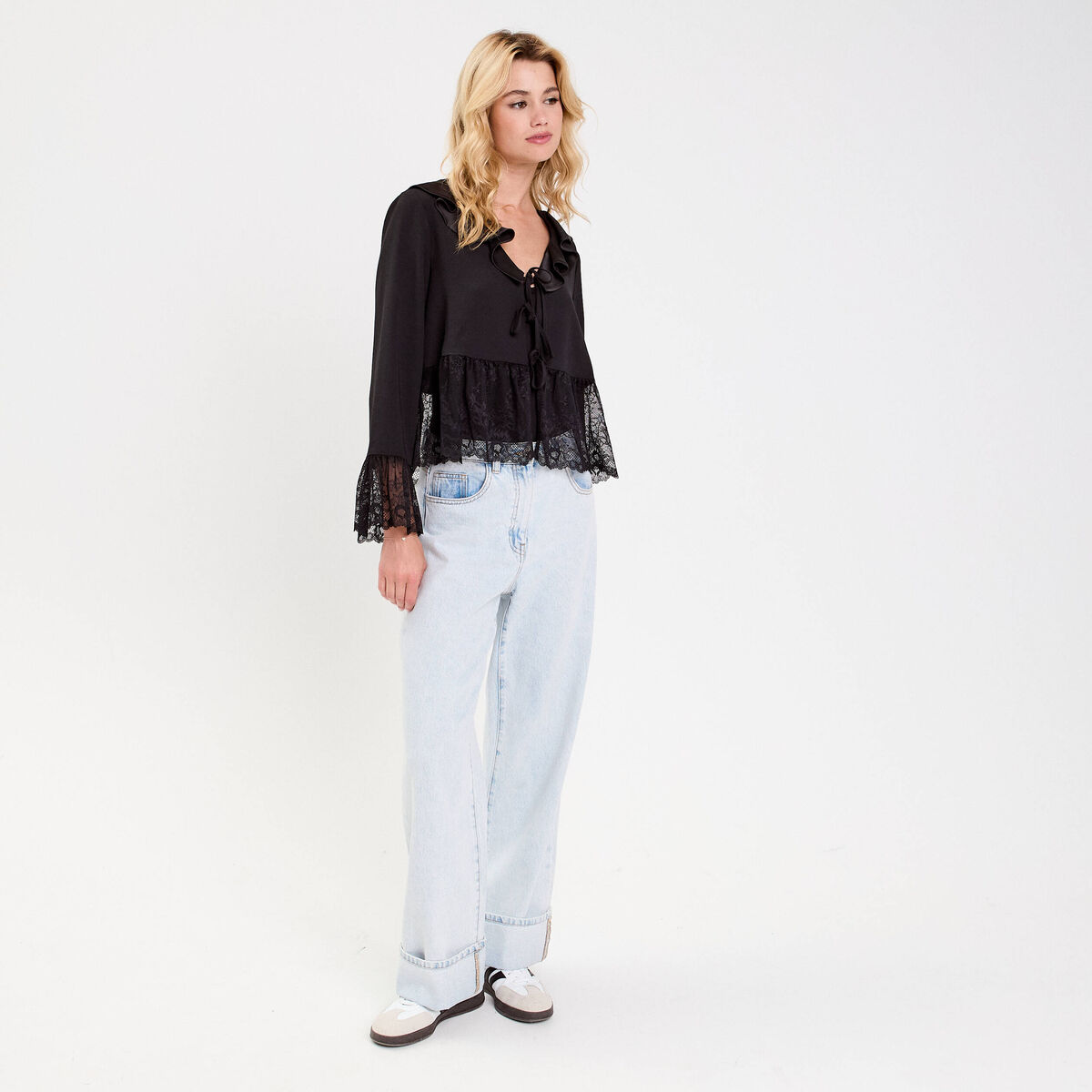 Blouse col V en dentelle noir femme