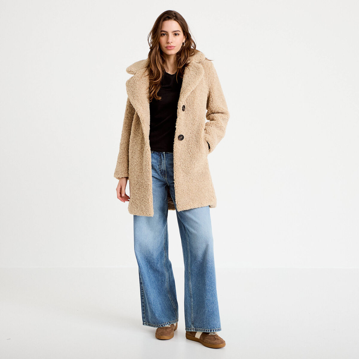 Manteau droit mi-long en bouclette beige femme