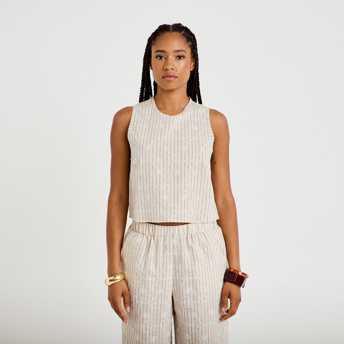 Blouse droite sans manches pliss&eacute;e creme femme