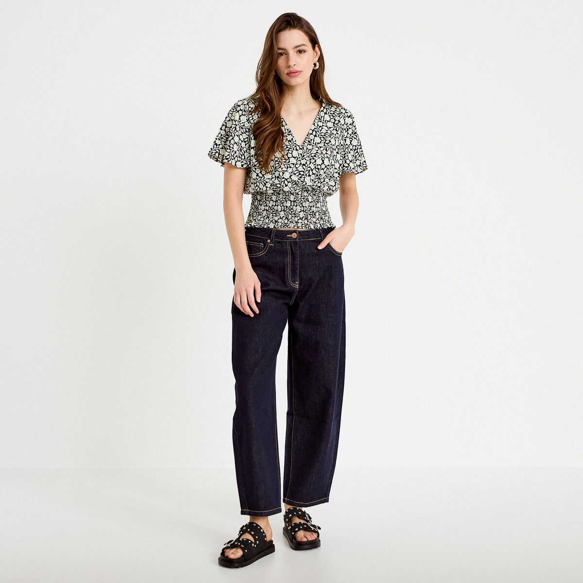 Blouse cintr&eacute;e cropped manches courtes noir femme