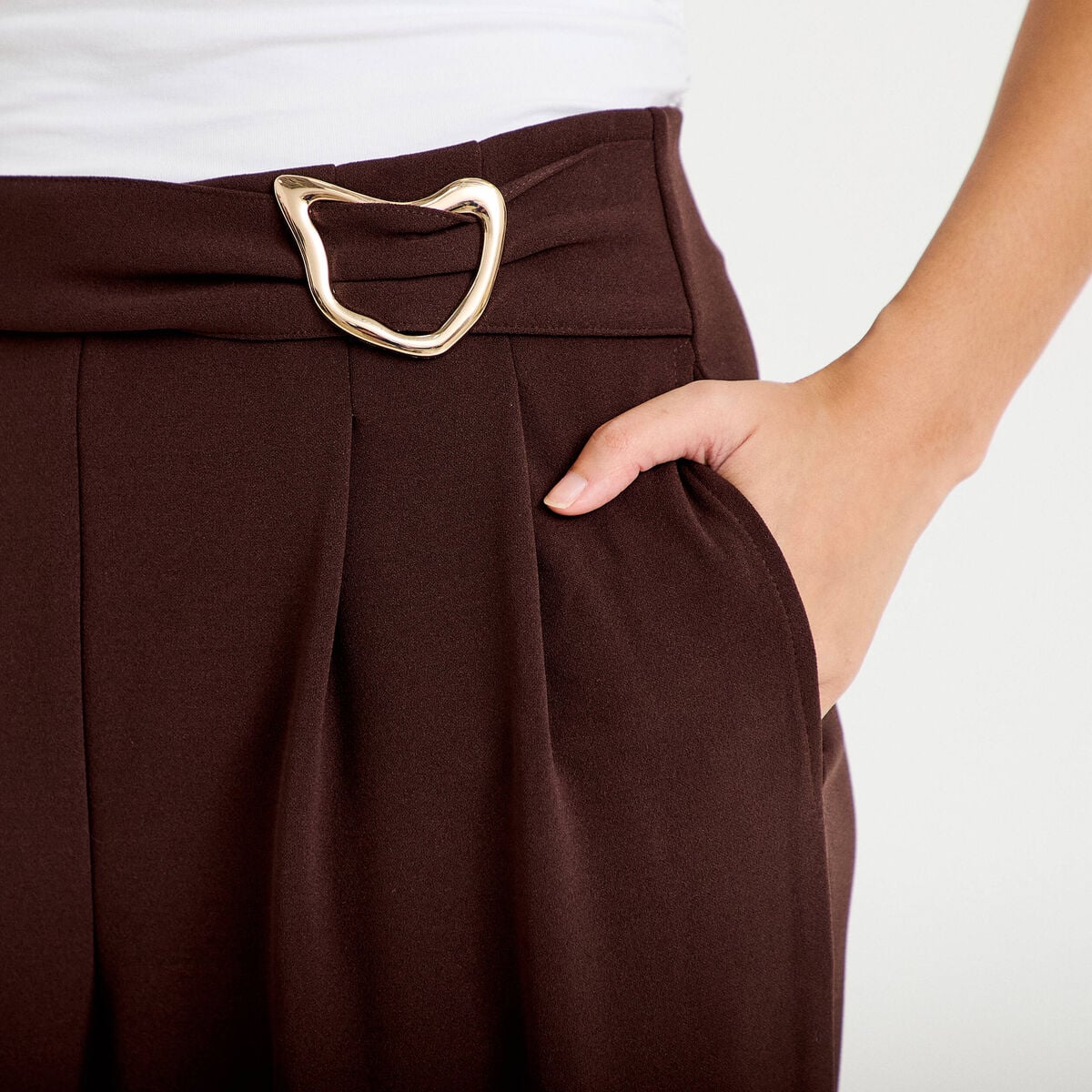 Pantalon bootcut avec ceinture marron fonc&eacute; femme