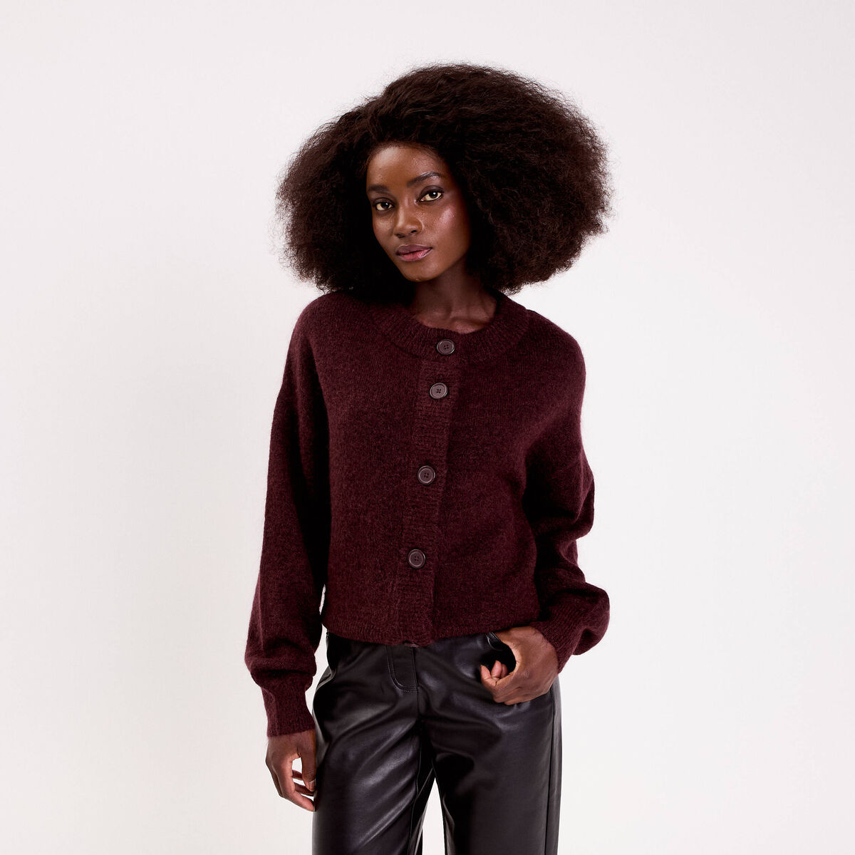 Gilet boutonn&eacute; rouge fonc&eacute; femme