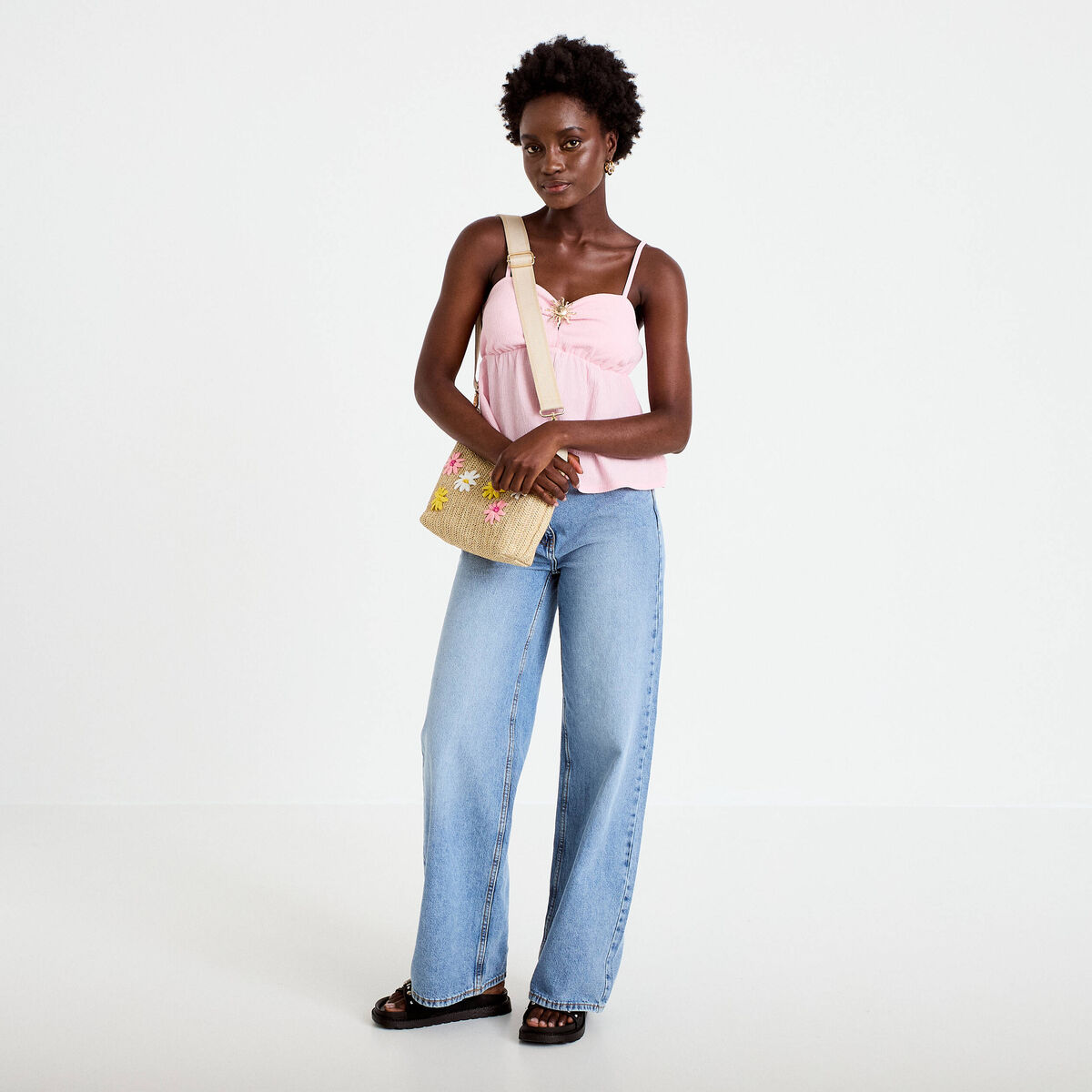 D&eacute;bardeur d&eacute;tail bijou rose clair femme
