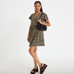 Robe courte &eacute;vas&eacute;e col v manches courtes beige femme