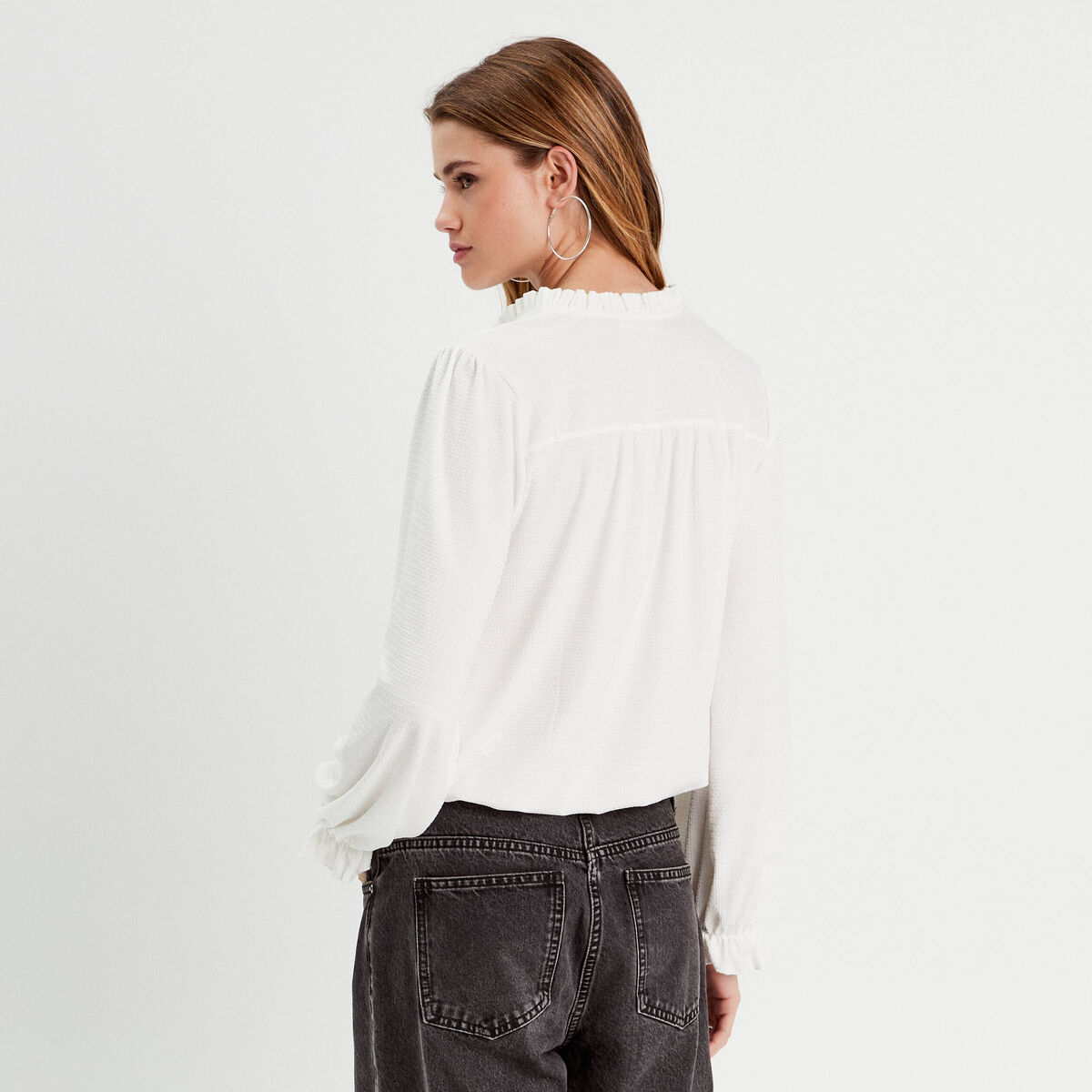 Blouse d&eacute;tails volants ecru femme