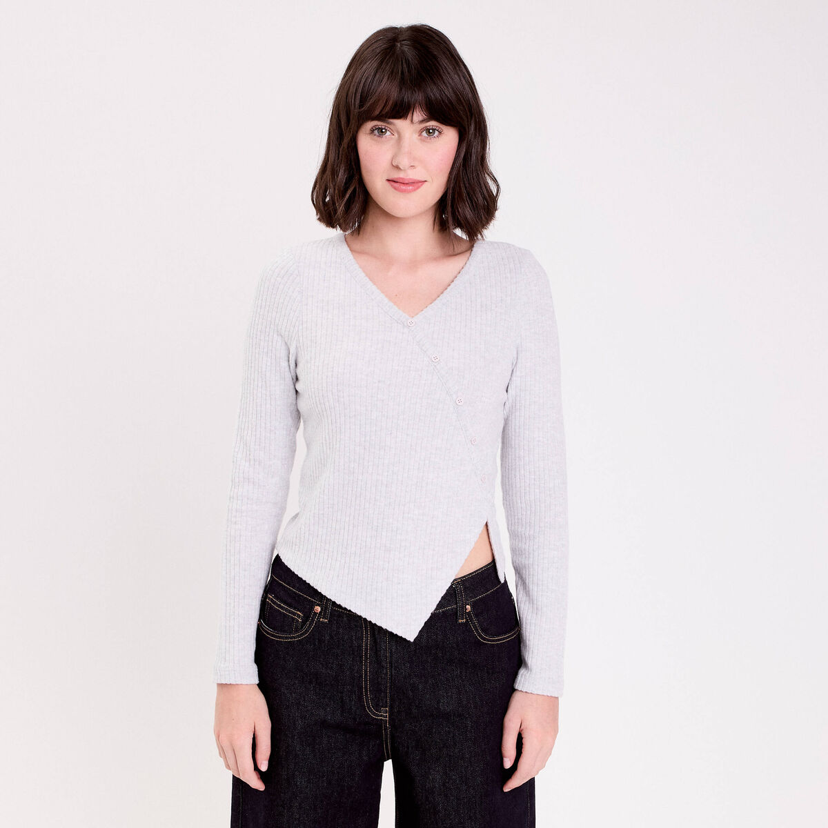 Pull duveteux col rond manches longues gris clair femme