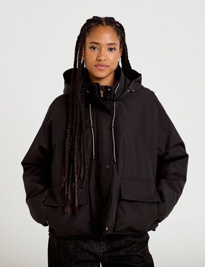 Veste courte bas resserr&eacute; &agrave; capuche noir femme