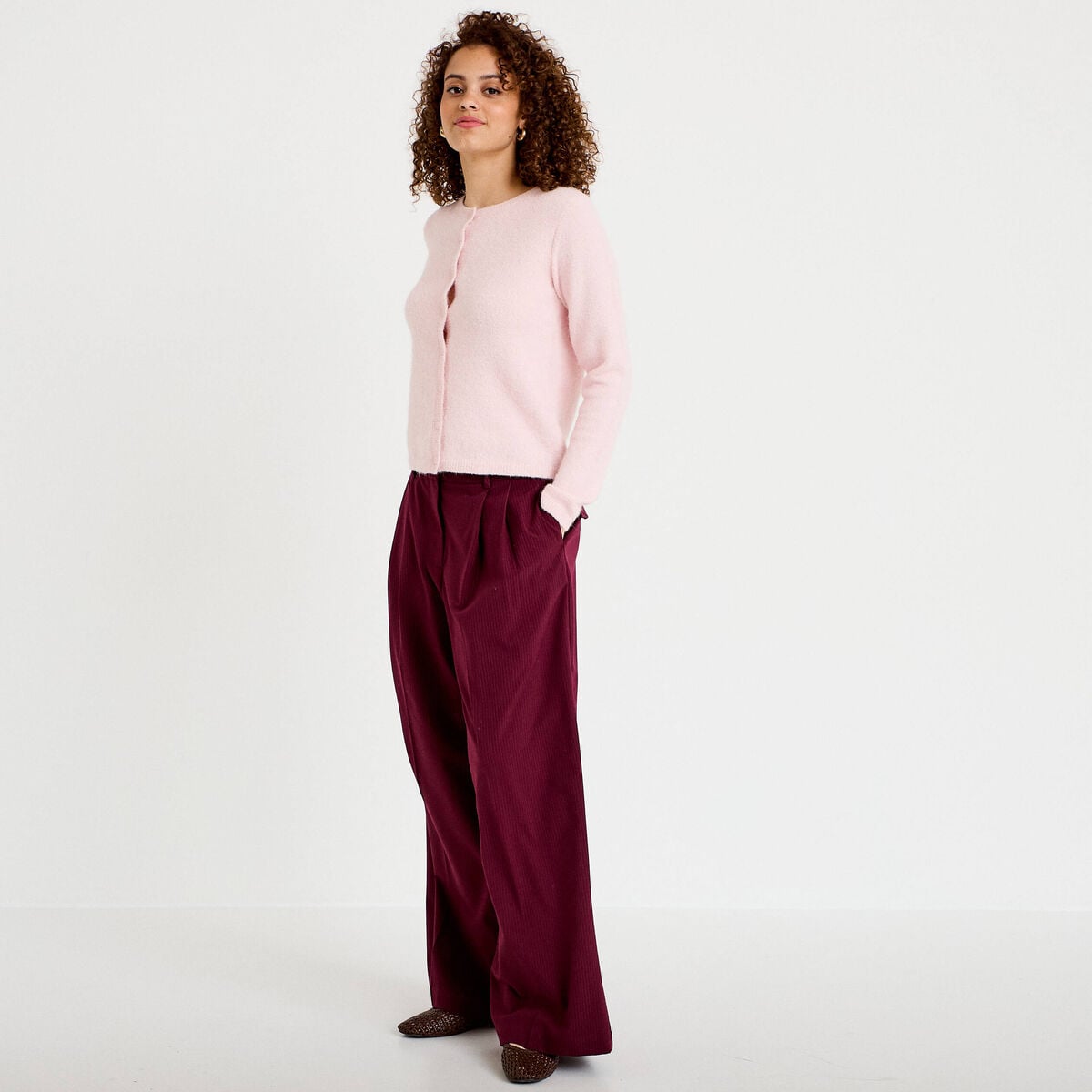 Pantalon large &agrave; pinces bordeaux femme