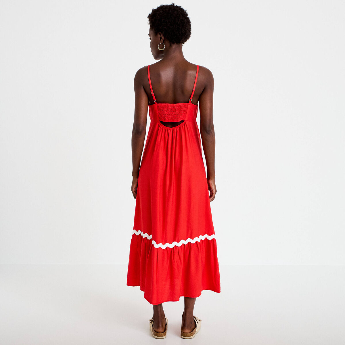 Robe longue &eacute;vas&eacute;e col v cr&ecirc;pe rouge femme
