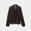 Blouse droite col montant dentelle marron fonc&eacute; femme
