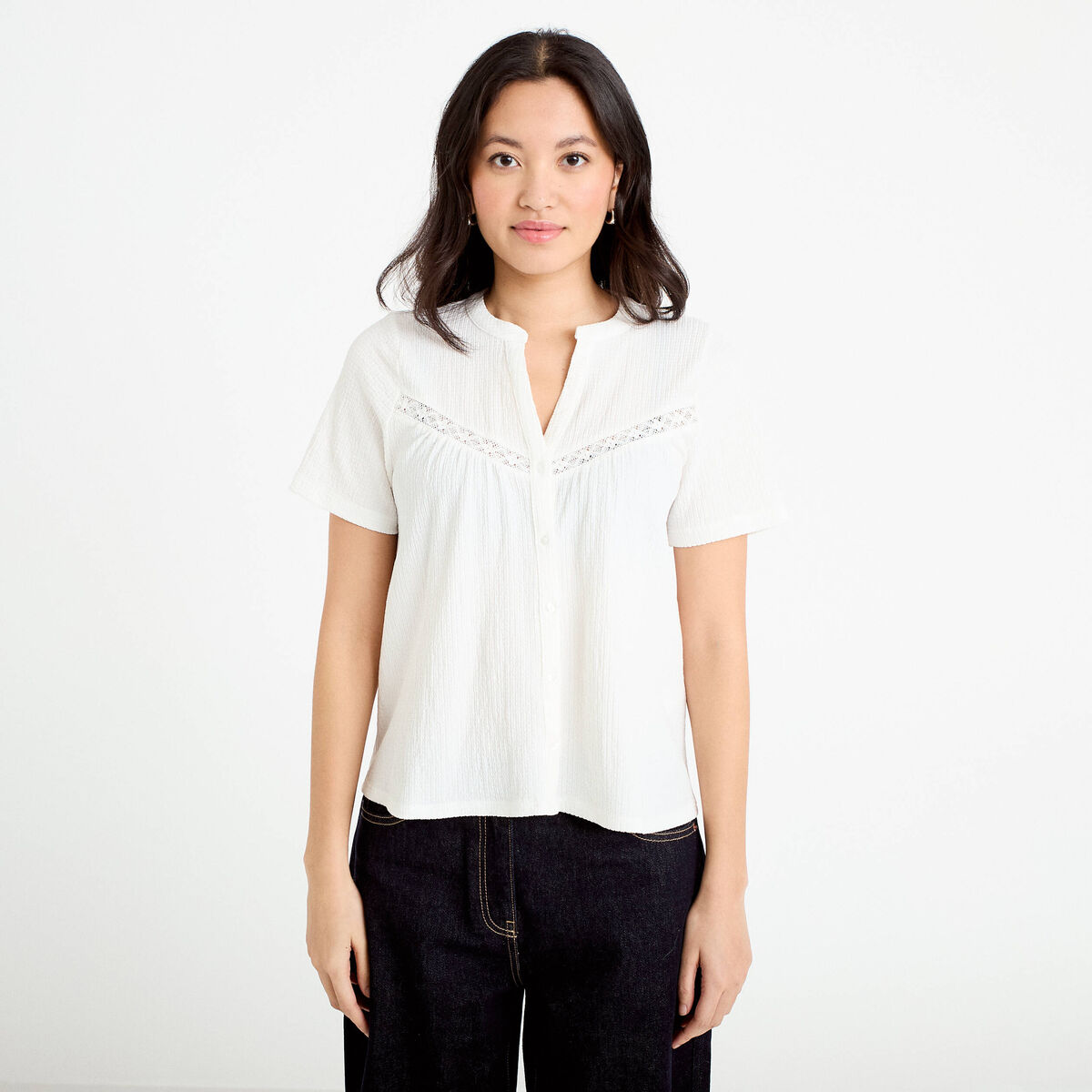 Blouse pliss&eacute;e col v manches courtes ecru femme