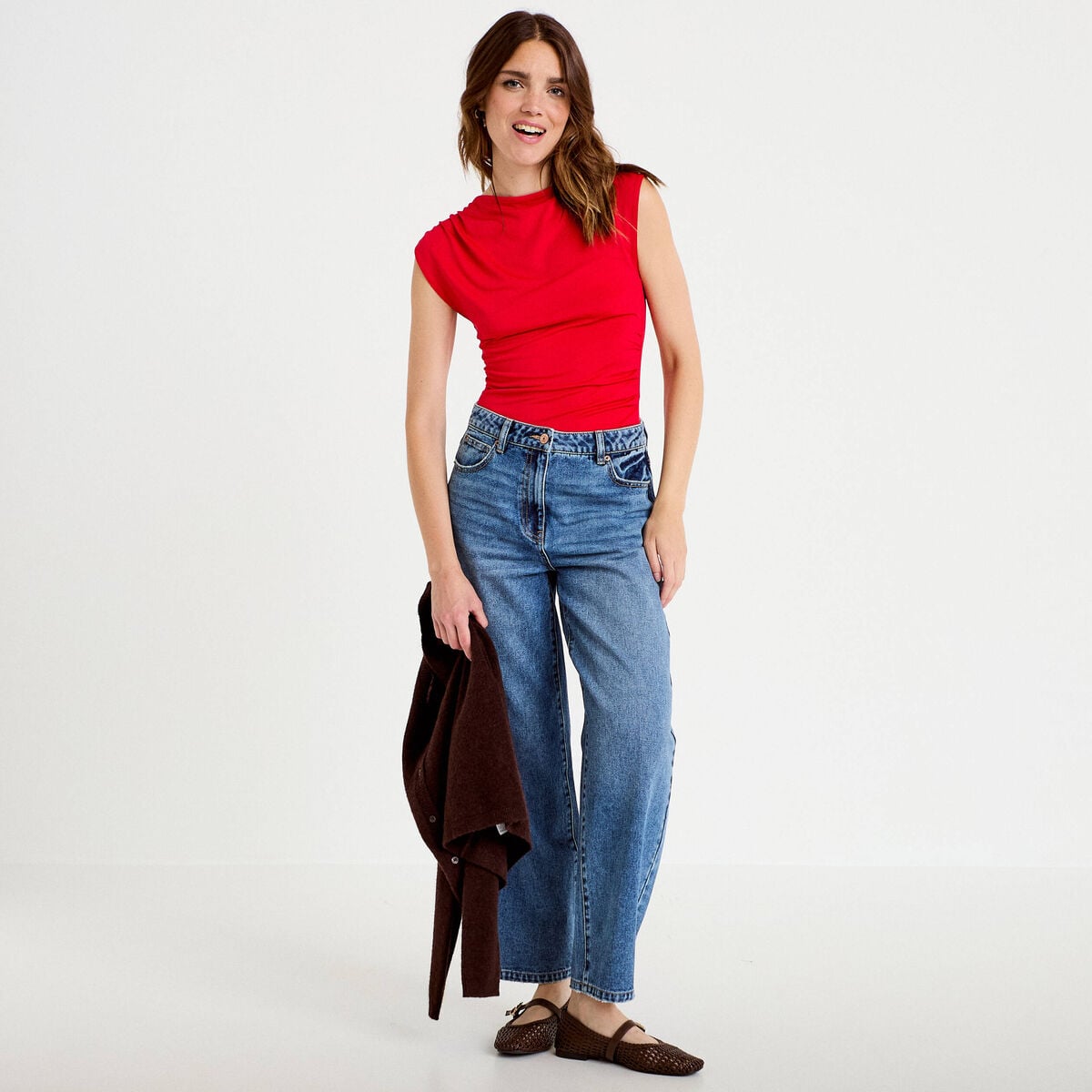 Body ajust&eacute; d&eacute;collet&eacute; sans manches rouge femme