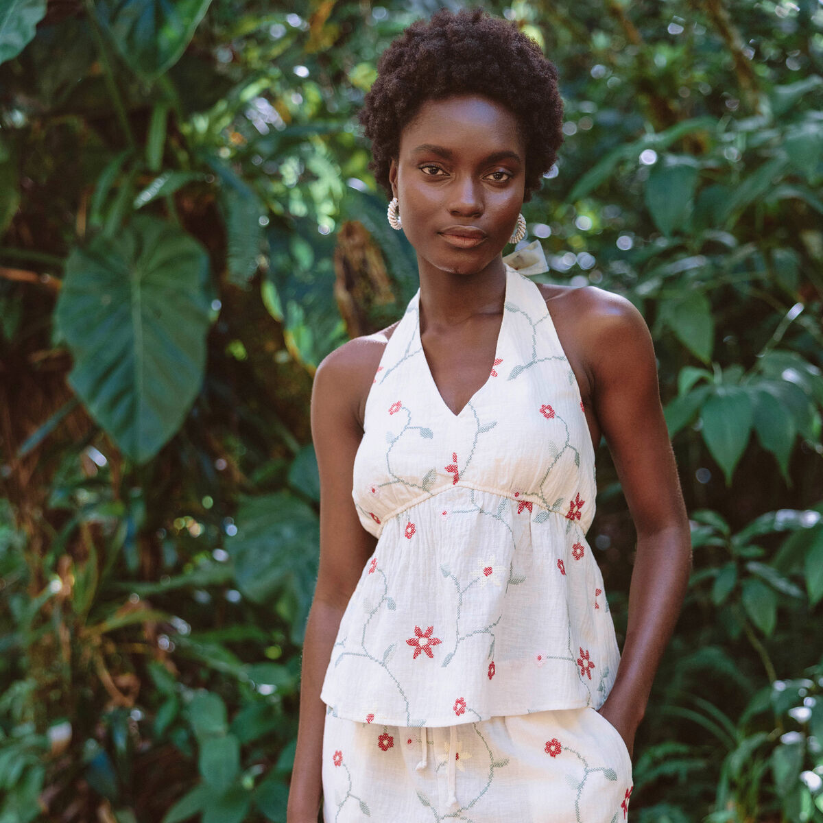Top dos nu brod&eacute; blanc femme