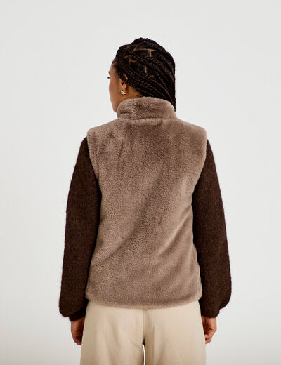 Veste courte ajust&eacute;e sans manches taupe femme