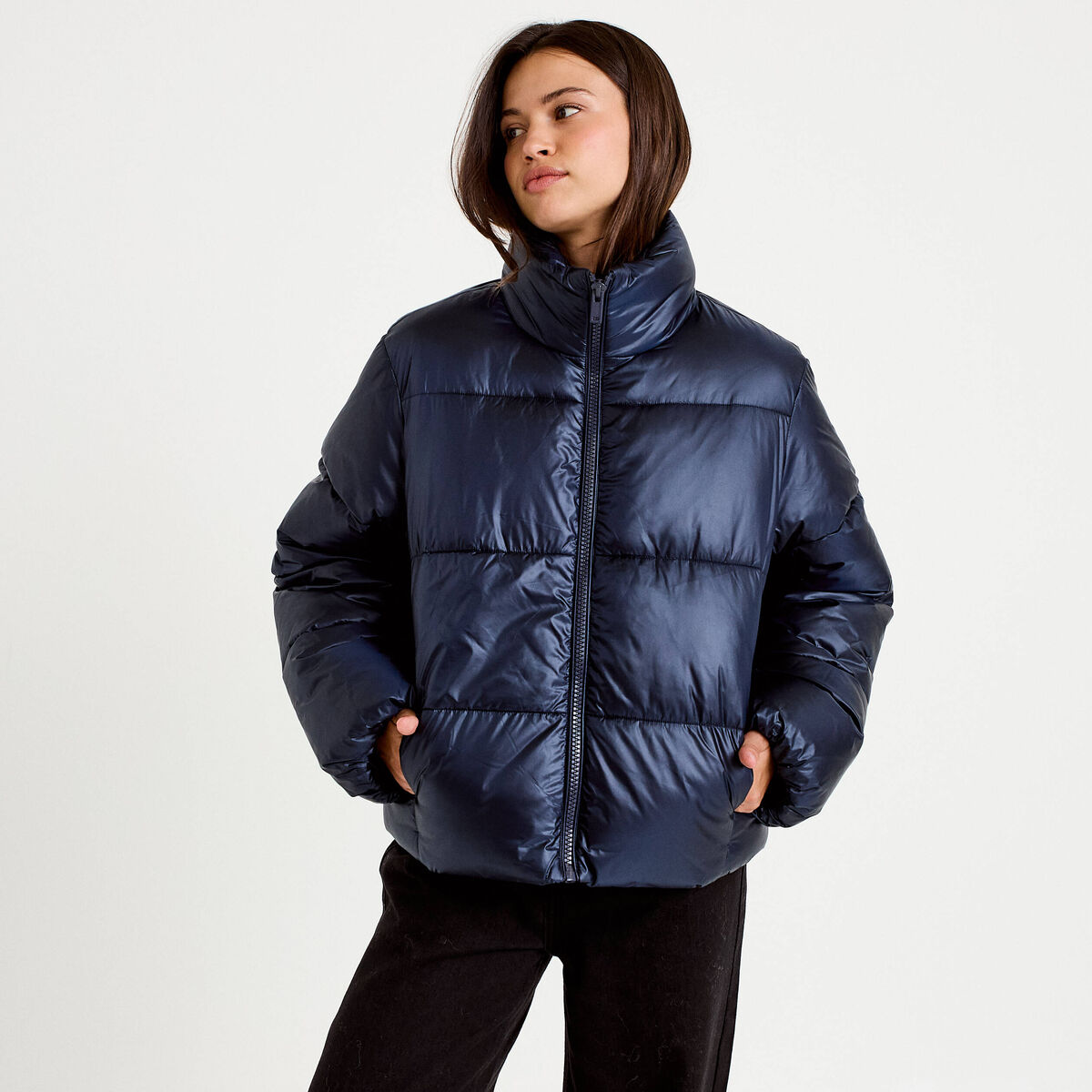 Doudoune col montant bas resserr&eacute; bleu marine femme