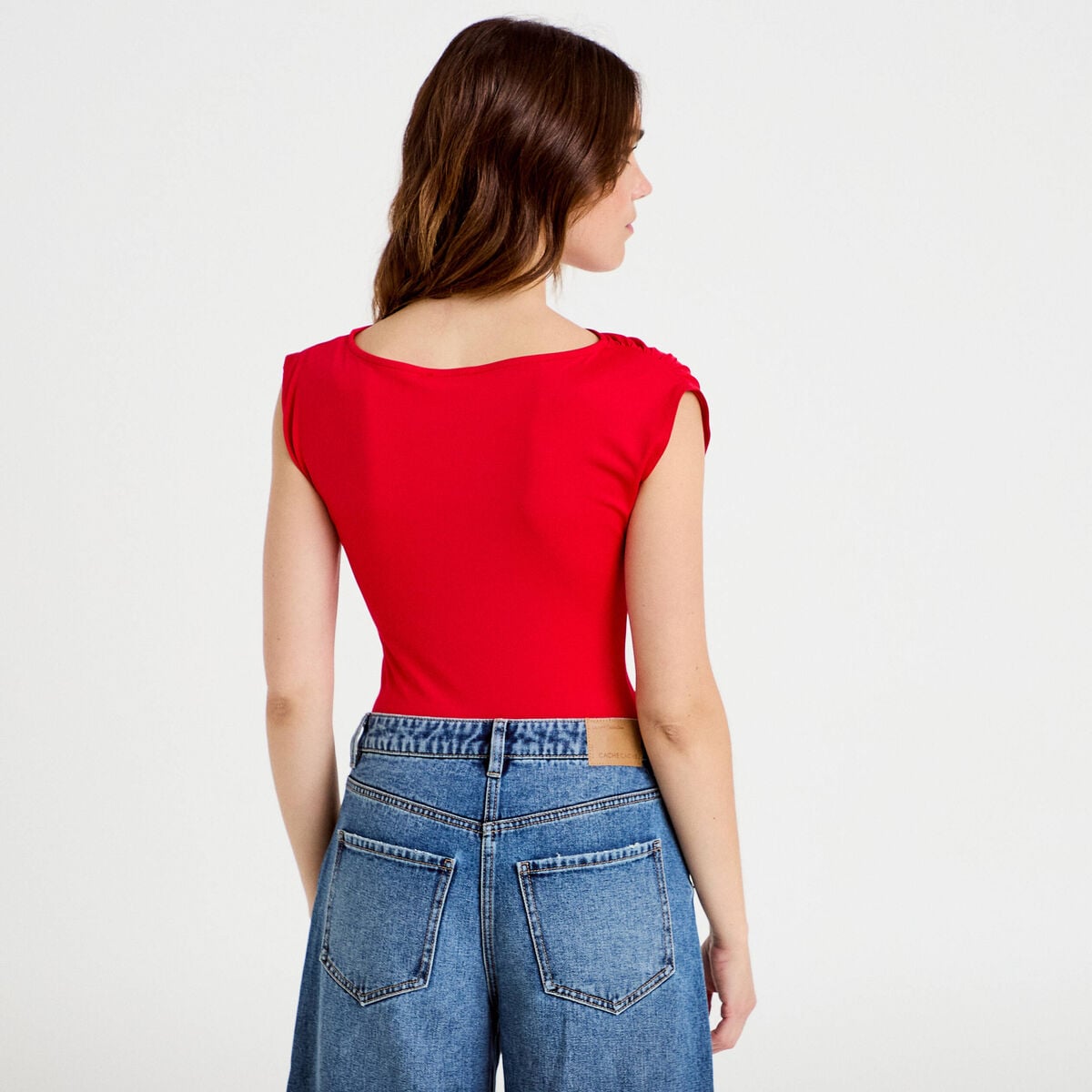 Body ajust&eacute; d&eacute;collet&eacute; sans manches rouge femme