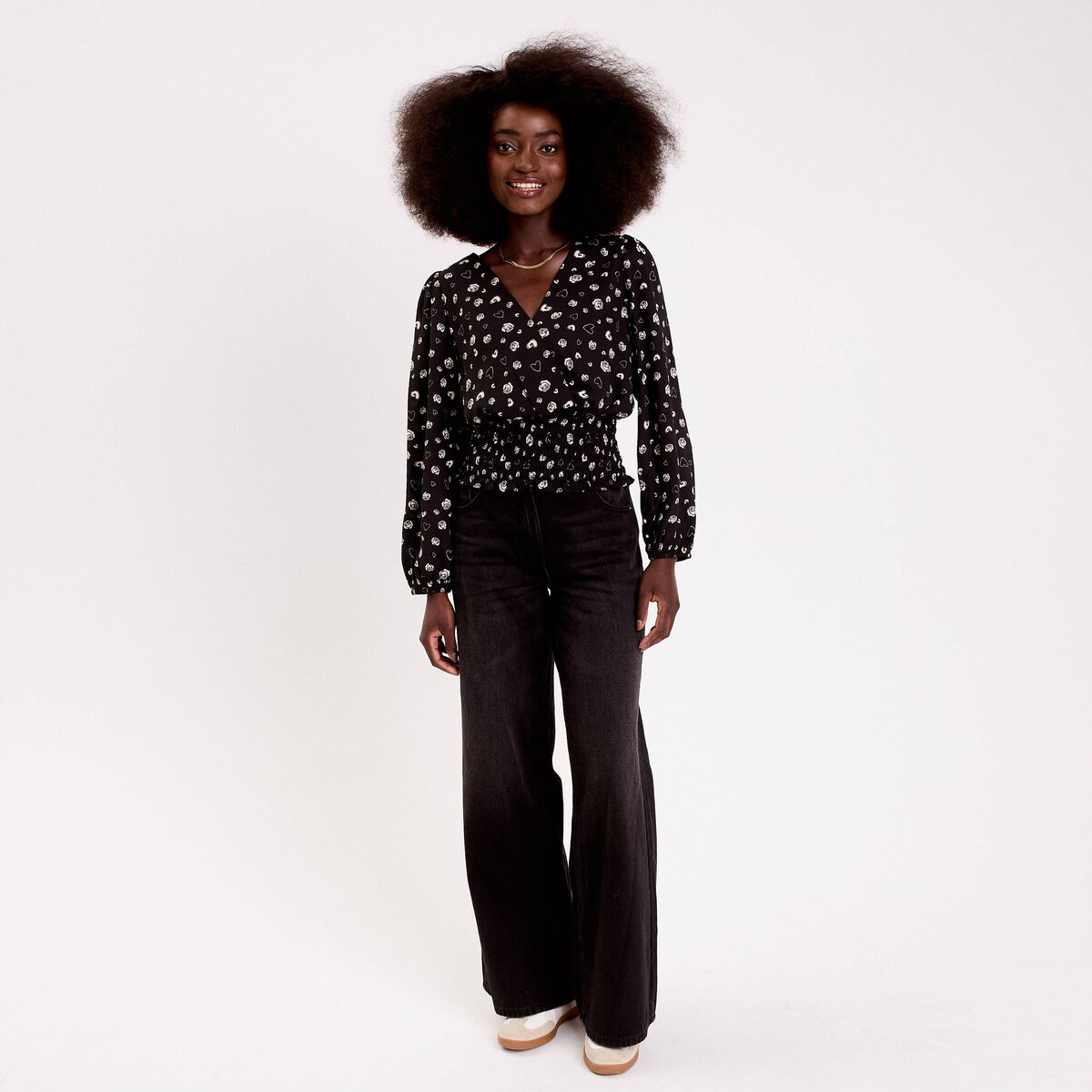 Blouse courte taille smock&eacute;e noir femme